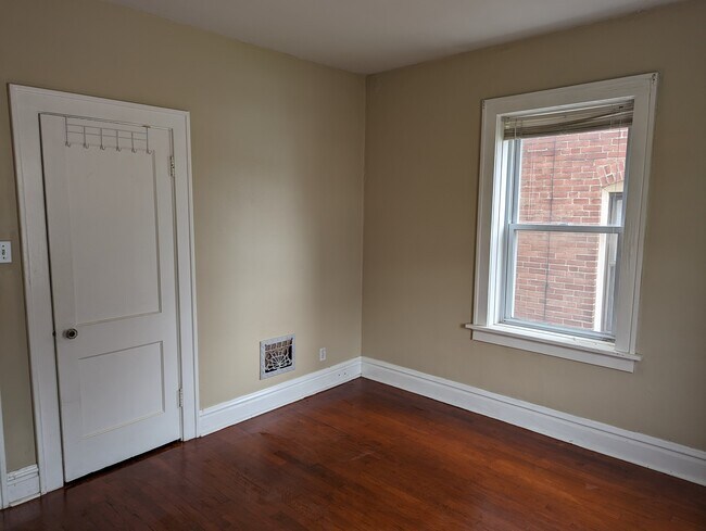 Photo - 5042 Mardel Ave Unit 5042 1F