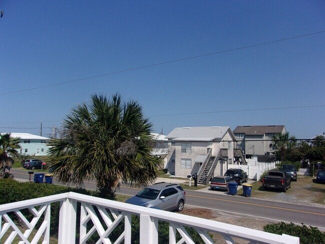 Photo - Just steps to the ocean and Main Beach!