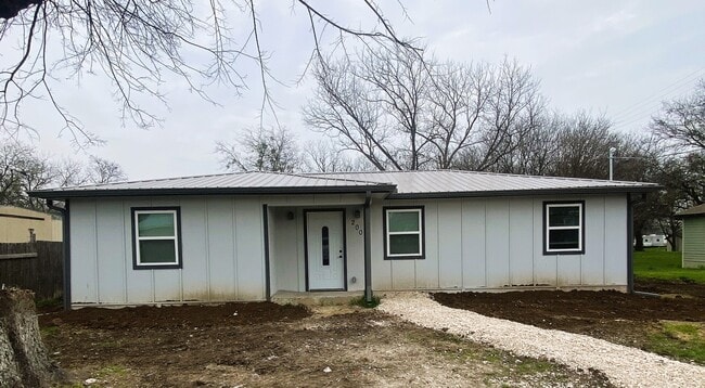 Photo - 200 N Kerr St House