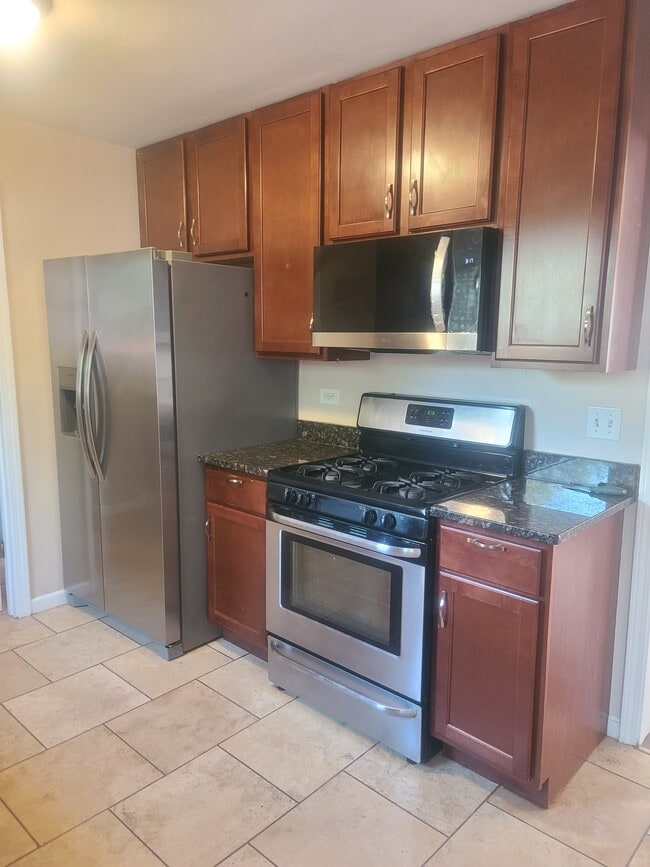 Photo - 28 E 14th Pl