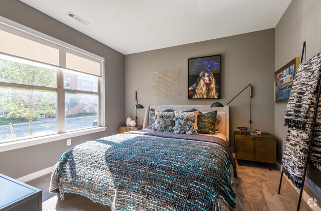 2BR, 2BA - 962 SQ FT