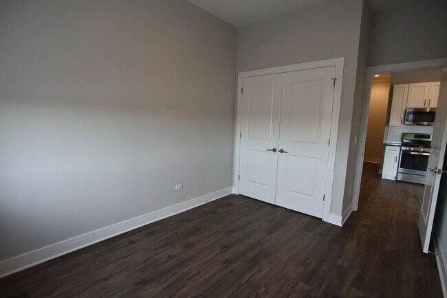 Photo - 927 W Irving Park Rd Unit #305