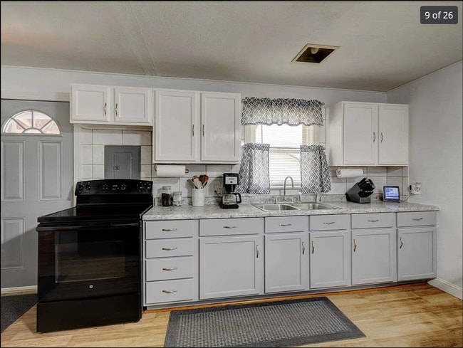 Photo - 1026 Mill St