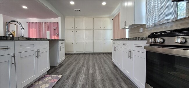 Photo - 13810 Overbrook Ln