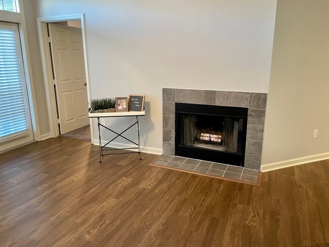 Photo - Nelson Pointe Apartment Homes