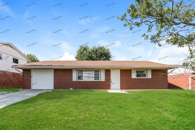 Building Photo - 2494 W Kemper Rd