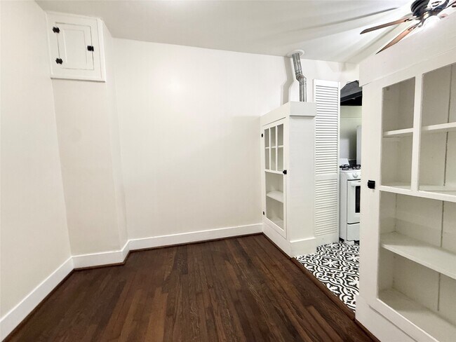 Photo - 1136 Berthea St Unit 15