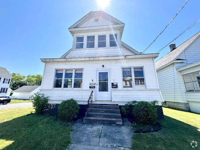 Building Photo - 40 Mathias Ave Unit 2 Rental