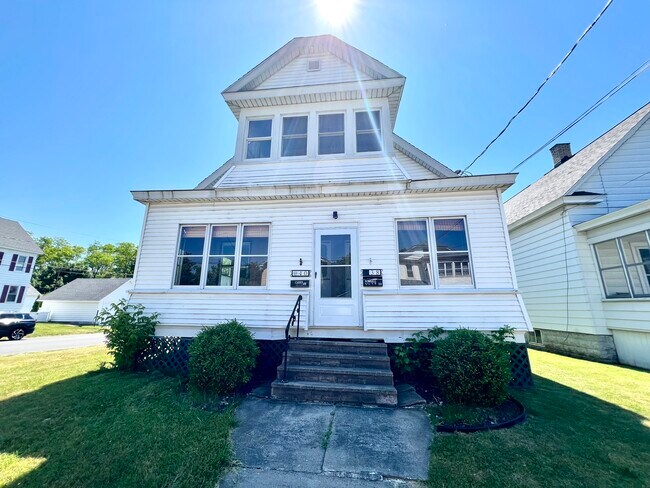 Building Photo - 40 Mathias Ave Unit 2 Rental