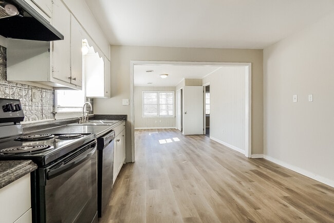 Photo - 205 Ridgewood Ave