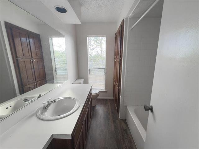 Photo - 4825 Diaz Ave