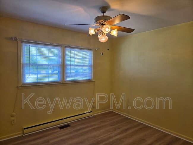 Photo - 161 Hickory Dr S Cir