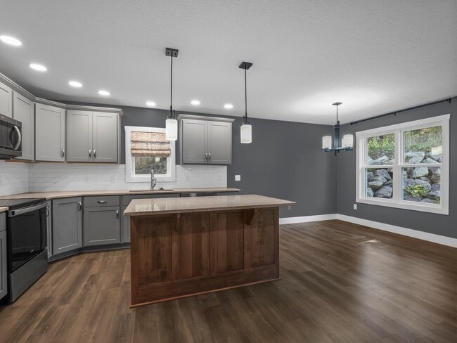 Photo - For Lease – Beautiful 3 Bedroom Home