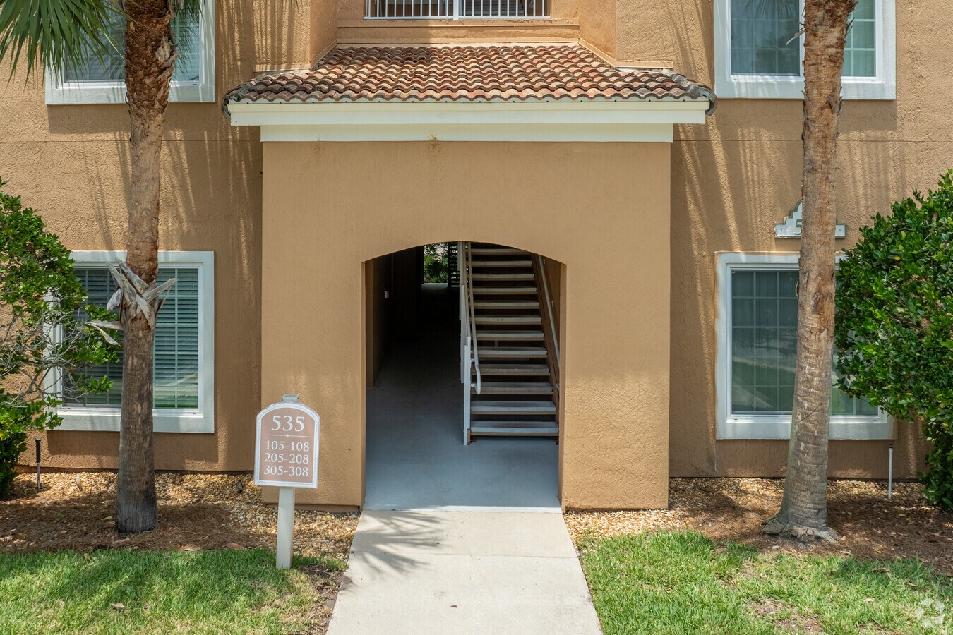 Entrada - Florida Club Condominiums