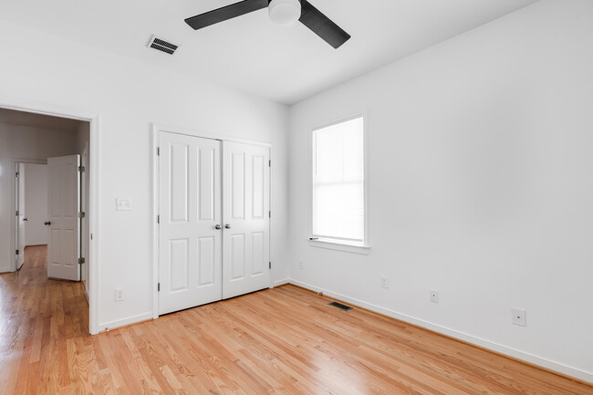 Photo - 121 E 12th St House