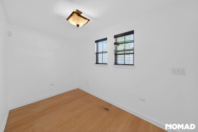 Photo - 2305 S Wabash Ave