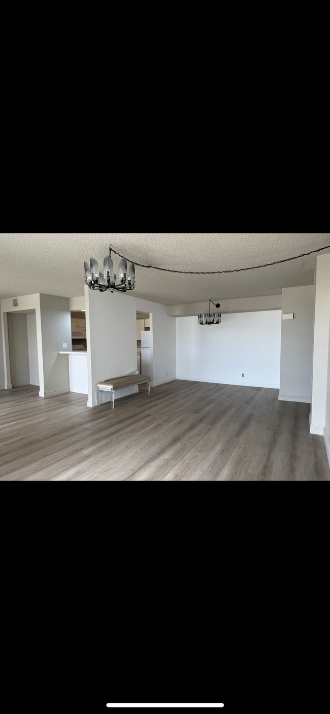 Photo - 3930 University Center Dr Unidad 302