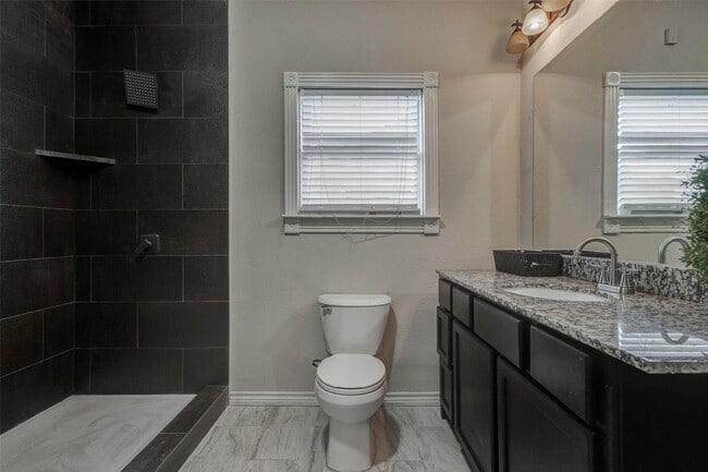 Photo - 2410 Cleburne St