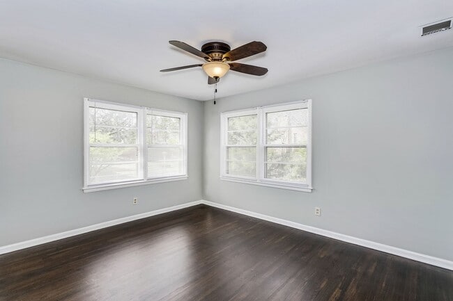 Photo - GORGEOUS 4 bedroom 2 bath Ranch!