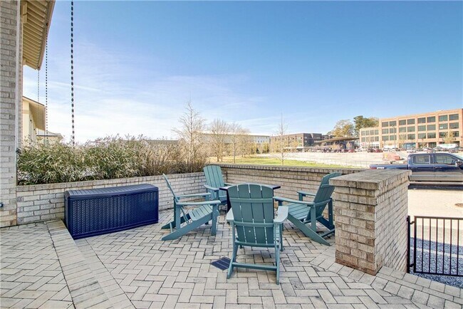 Photo - 580 Heatherden Ave