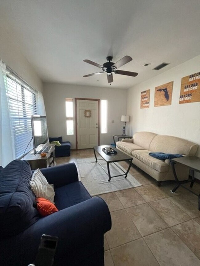 Photo - C0517 Woodbury Row Unidad 10