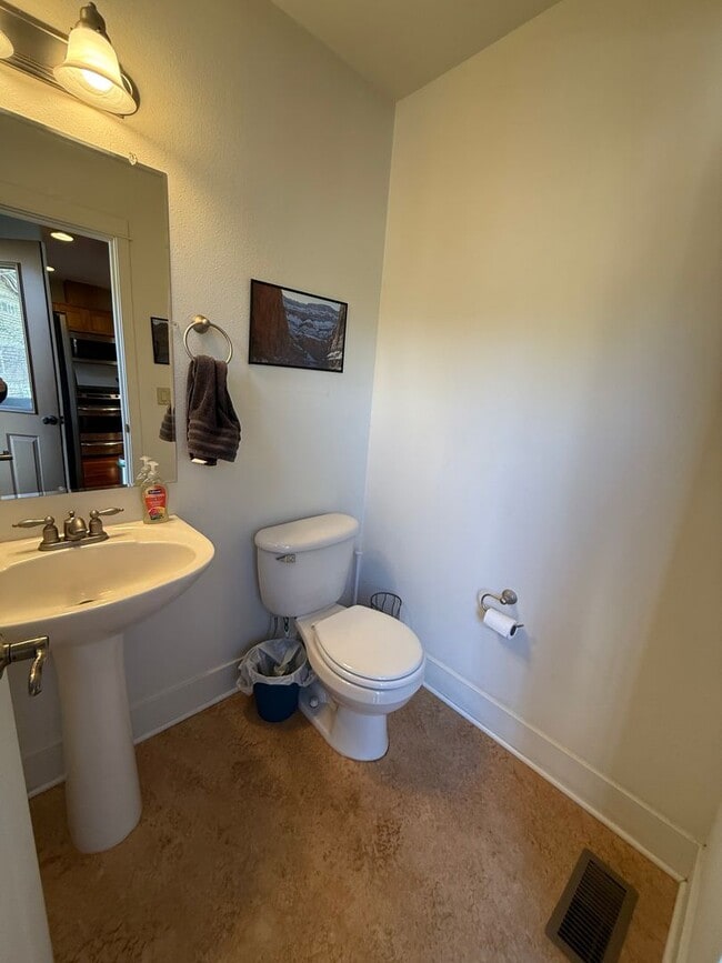 Photo - Beautiful 2 Bed/2.5 Bath Townhome on Bend's Westside - Shevlin Park Road