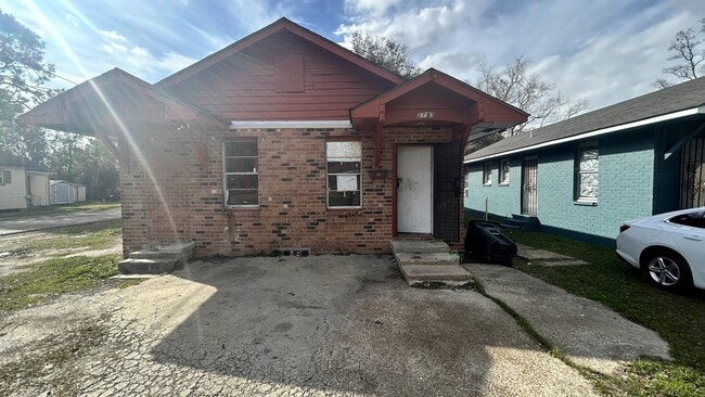 Building Photo - 2705 Osceola St Rental