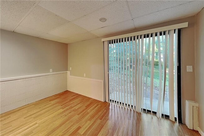 Photo - 4094 Maxanne Dr NW
