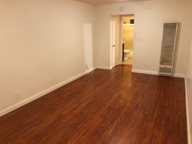 Photo - 670 Azara Pl