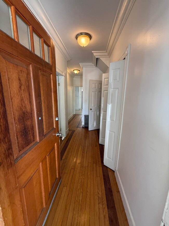 889 Saratoga St Unit 1