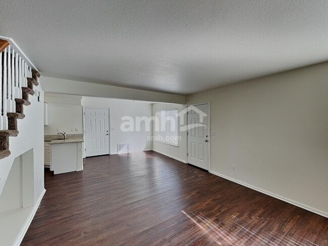 Photo - 4570 N Orleans St