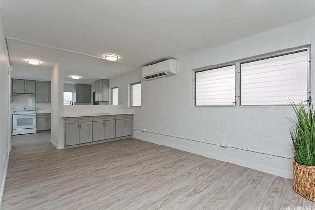 Photo - 152 S School St Unit A