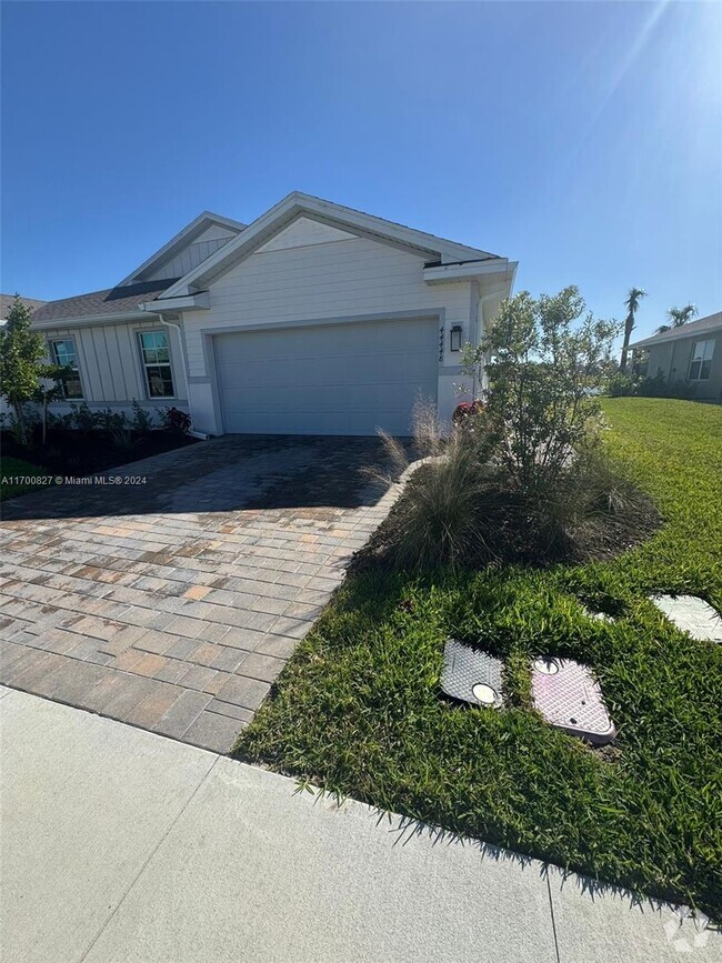 Building Photo - 44448 Palm Frond Dr Rental