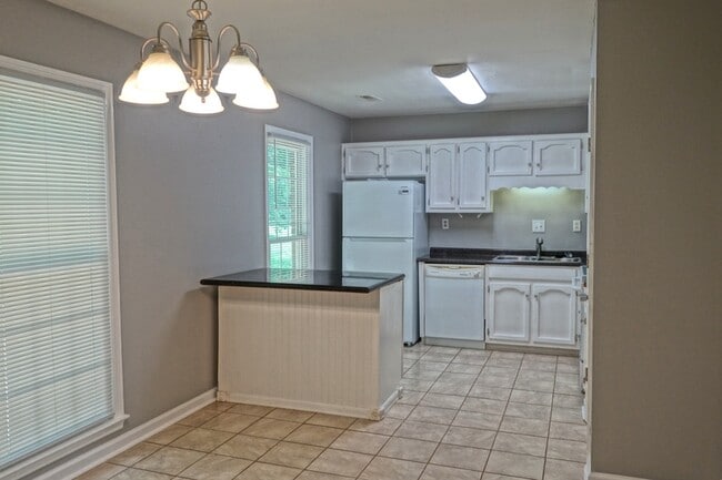 Photo - 111 Scarlet Oak Cir