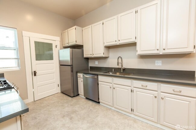 Photo - 1759 Hyde St