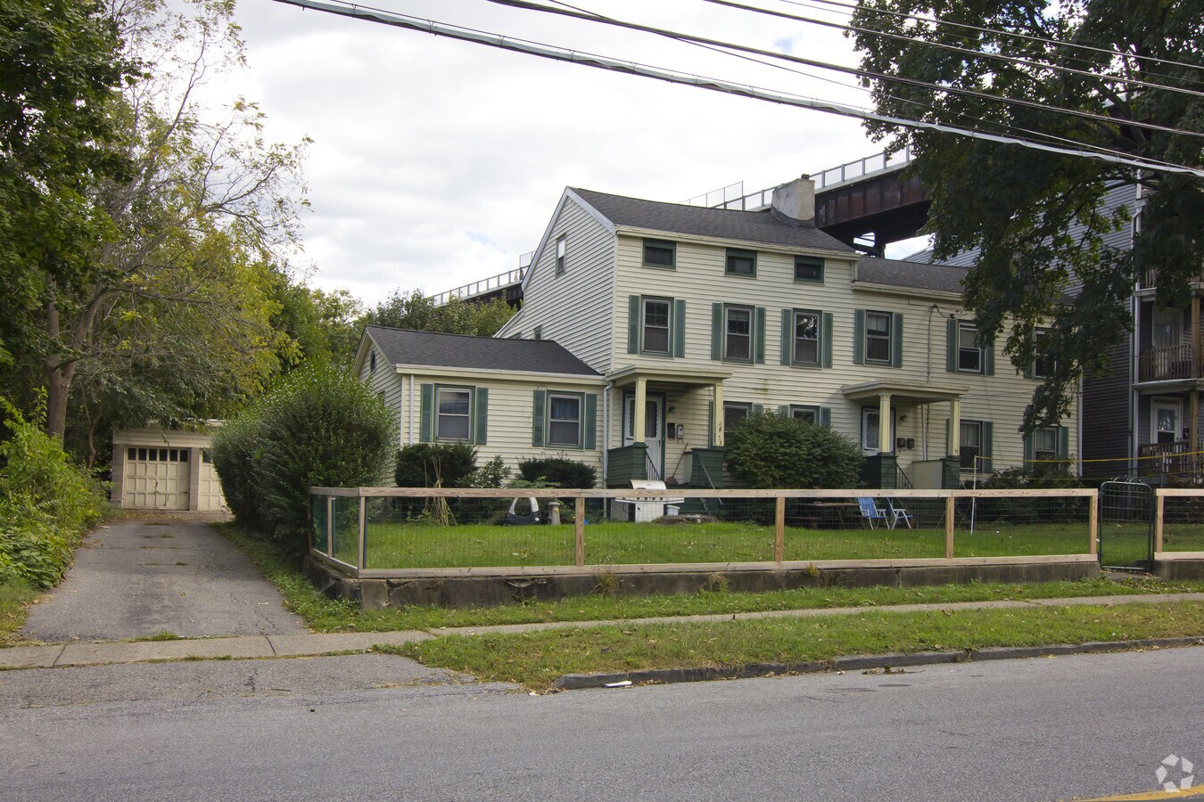 Photo - 31 Delafield St Apartments