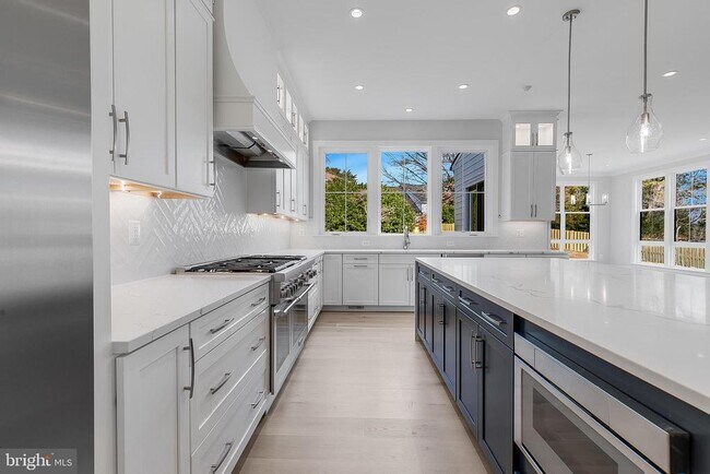 Photo - 5613 34th St N