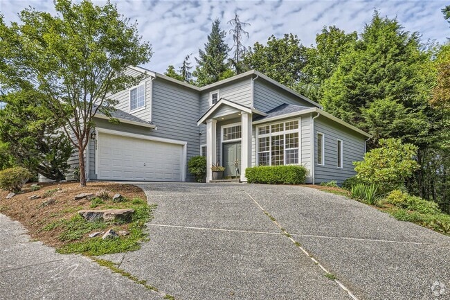 Building Photo - Spacious 4-Bedroom Home in Kenmore | Priva...