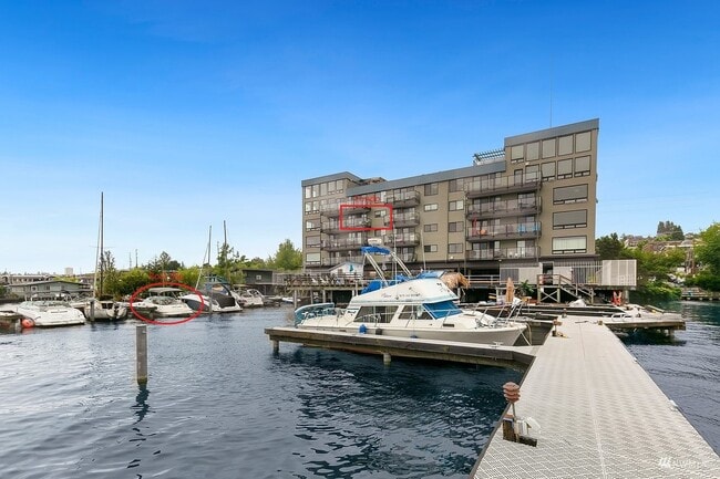 Unit and 25' boatslip highlighted - 2301 Fairview Ave E Unit 312