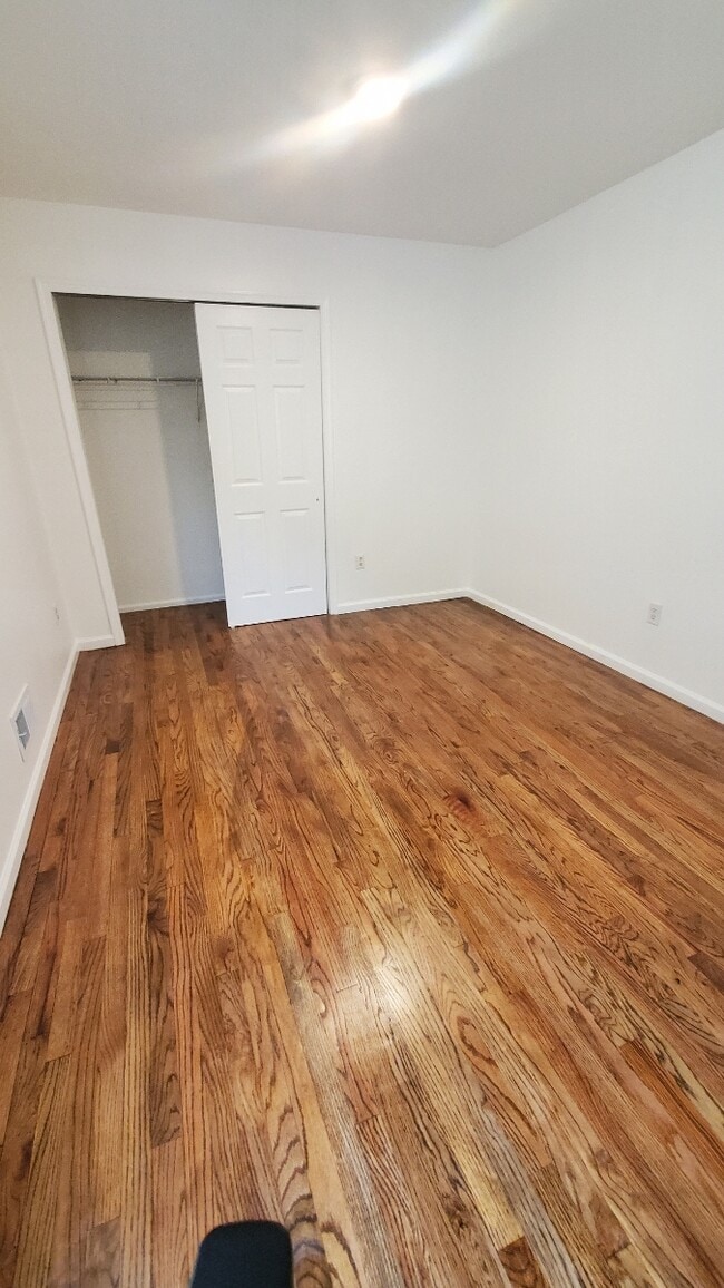 Photo - 36 Mersereau Ave Unidad 3