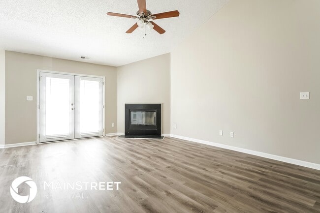 Photo - 2 Kilburn Ln