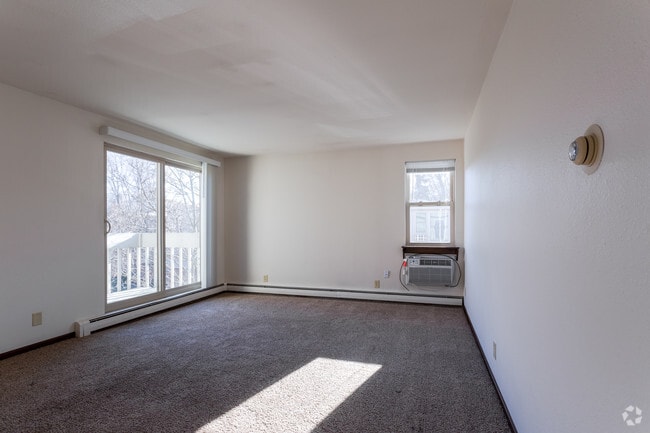 2BR, 1BA - Lakeview Village