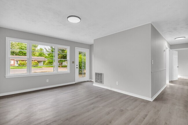 Photo - 131 Poplar St