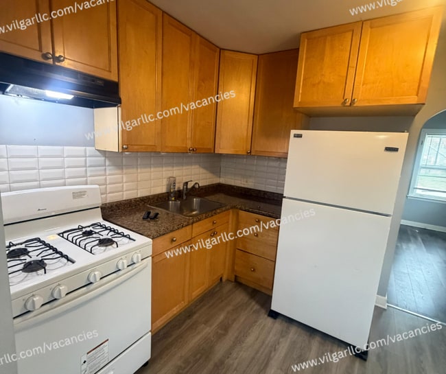 Photo - 511-511 169th St