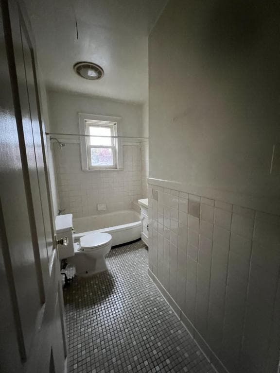 Photo - 338 W 10th St