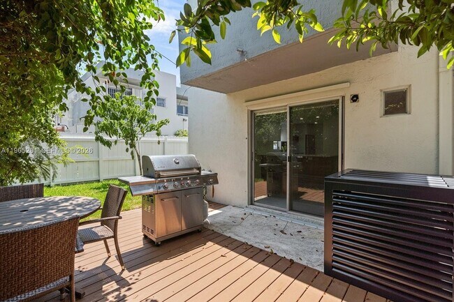 Photo - 3597 SW 17th St