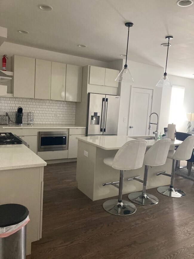 Photo - 4BR Townhome - Minutes from Oracle Campus