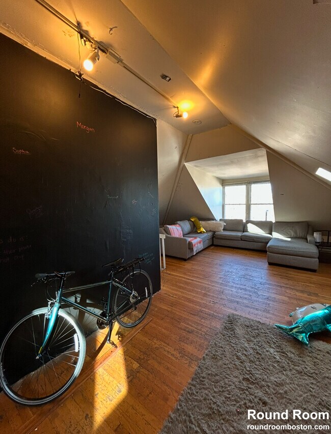 Photo - 17 Hillside St Unit #3