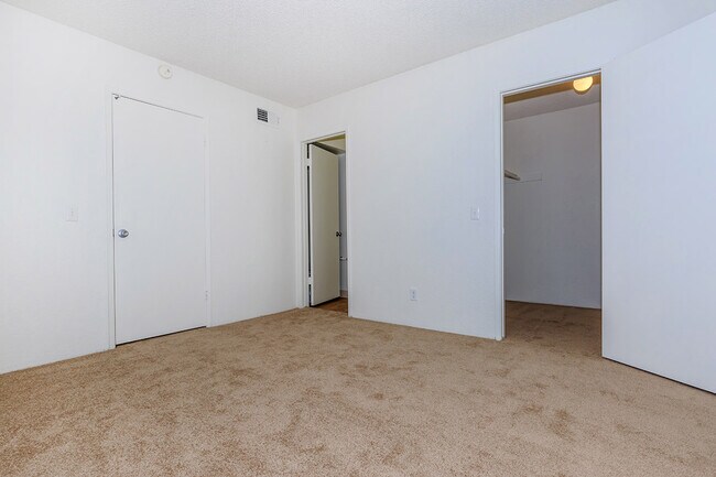Photo - Carlyle Square Apartment Homes