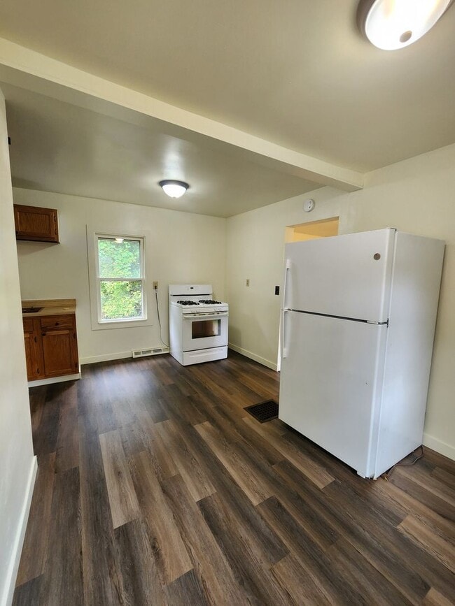 1106 Rixon St Unit 1/2